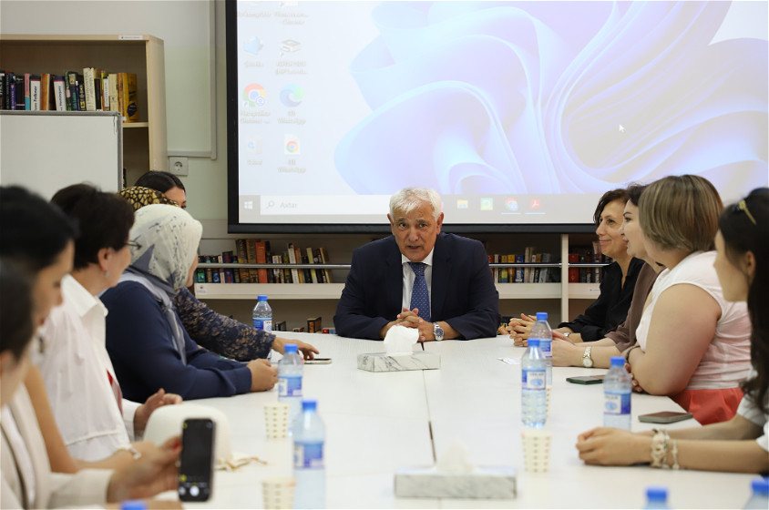 ADU-da “Beynəlxalq Yay Məktəbi – 2025” layihəsinin açılış mərasimin - FOTOLAR