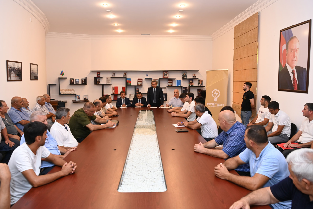 “Azərişıq” ASC-nin nümayəndələri Göyçayda fermerlərlə görüşdü - FOTO