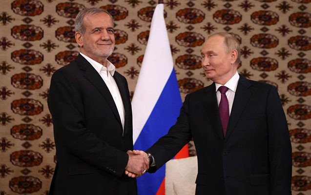 Putin Pezeşkianla görüşdü