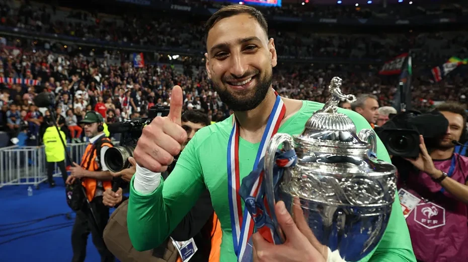 \"Mançester Siti\" Canluici Donnarummanı transfer etdi