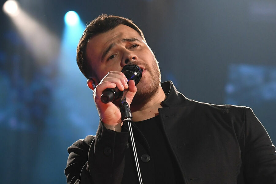 Emin Rusiyada təxirə düşən konsertlərini bərpa etdi