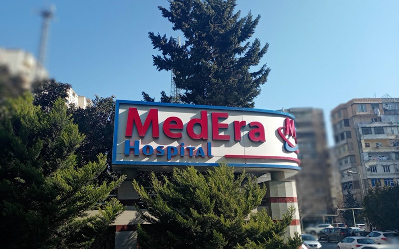 Bu klinika tibb təhsili olmayan həkimlər çalışdırır