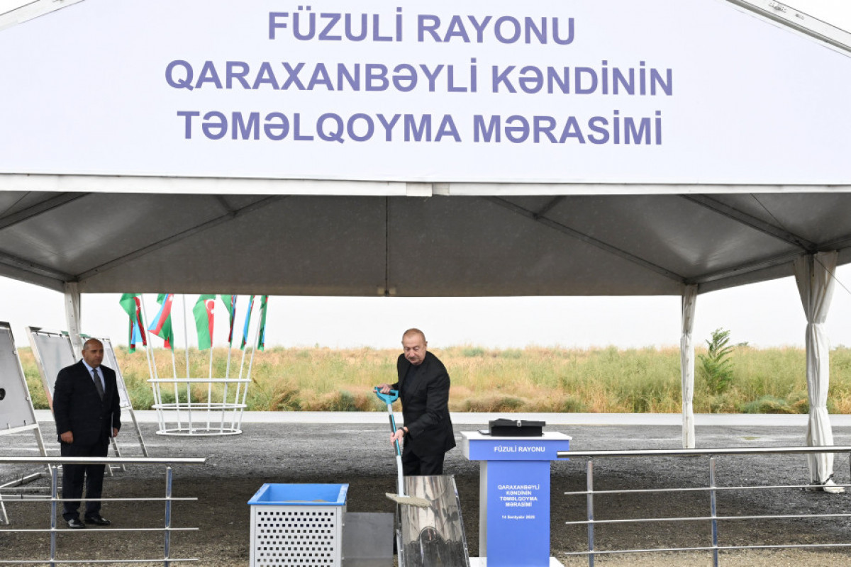 Prezident Qaraxanbəyli kəndinin təməlini qoydu - FOTOLAR