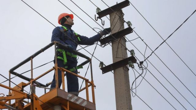 “Azərişıq” ASC Saatlı və Sabirabadın elektrik təsərrüfatını yeniləyir - VİDEO