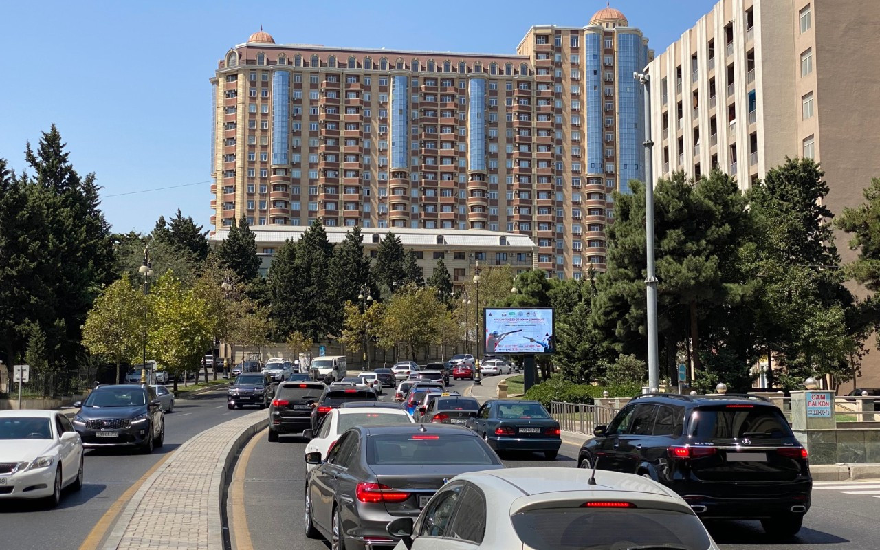 Bakının bu küçəsində hərəkətin təşkilində dəyişikliklər edilir