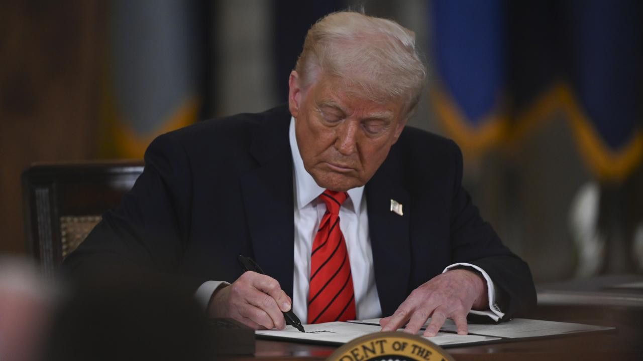 Trump TikTok fərmanını imzaladı