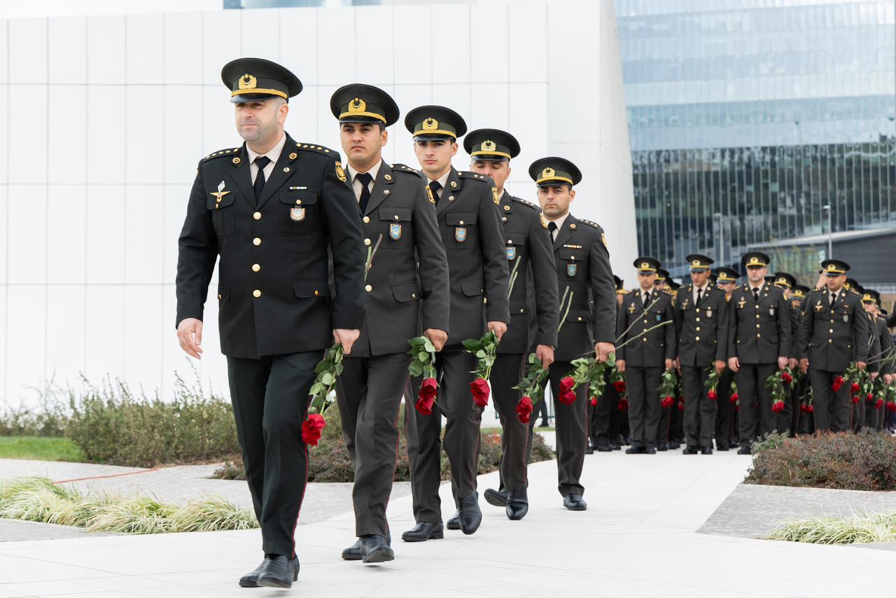 DİN-in hərbi qulluqçuları və polislər Zəfər parkında - FOTO/VİDEO