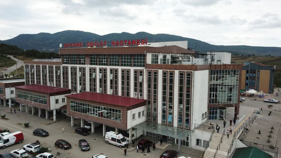 16 yaşlı uşaq qarın ağrısı ilə&nbsp; həkimə getdi - Dünyaya uşaq gətirdi