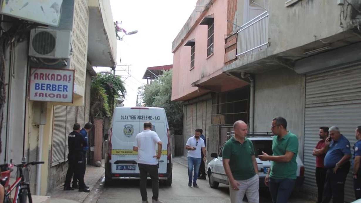 DƏHŞƏT! Ailəsini girov götürdü - Polis ayağından vurdu