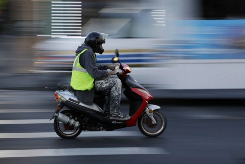 Moped istifadəsi üçün sürücülük vəsiqəsi tələb olunacaq