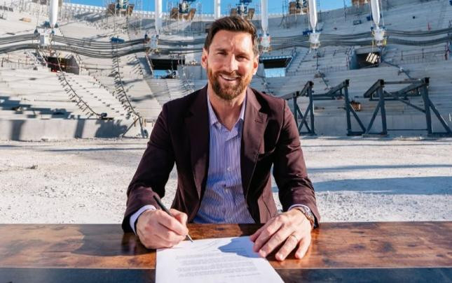 Messi müqaviləsinin müddətini uzatdı