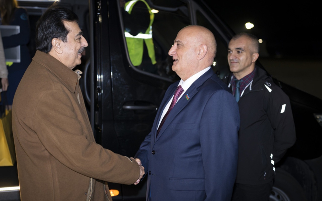 Pakistan Senatının sədri Bakıdadır - Foto 