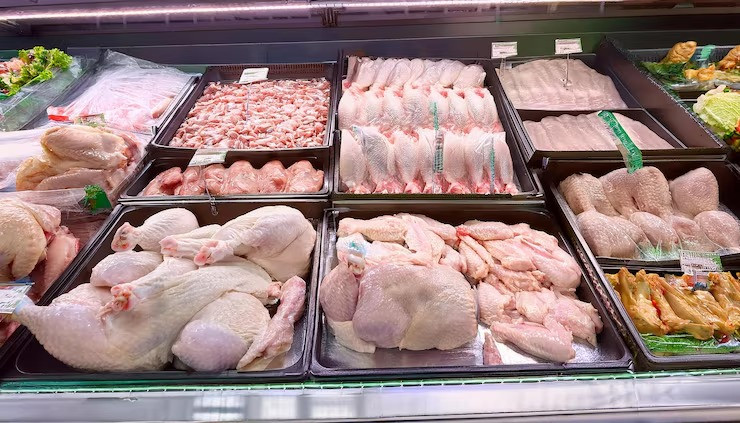 Toyuq ətinə tələbat artdı - Qiymətlərə təsiri varmı? (VİDEO)