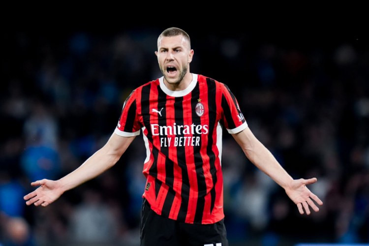 \"Qalatasaray\" bu futbolçunu heyətinə qatmaq istəyir