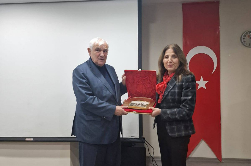 Kamal Abdullanın 75 illik yubileyi münasibətilə elmi simpozium keçirildi - Fotolar