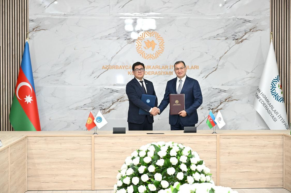 Qırğızıstan həmkarlar ittifaqlarının nümayəndələri AHİK-də - FOTOLAR