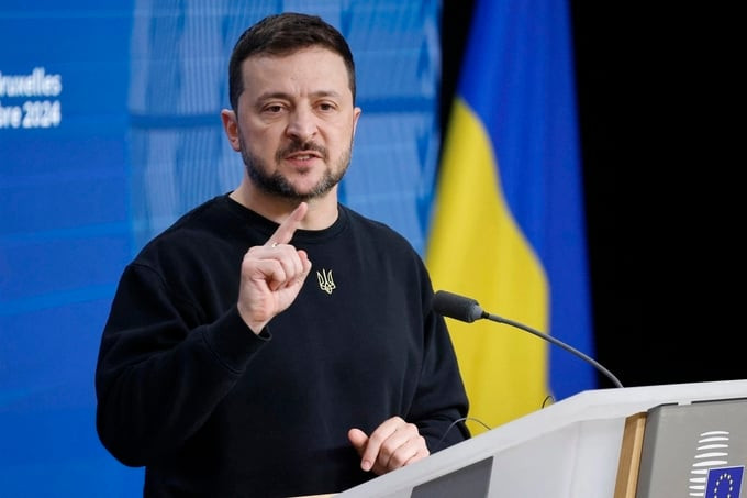 Zelenski ordunun komandir həyətinə çağırış etdi