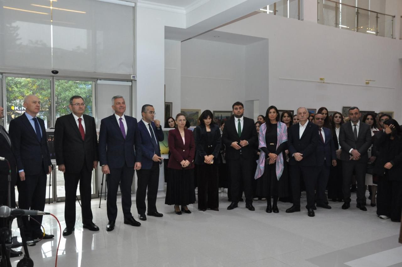 Biləsuvarda “Zəfərin ruhu” adlı foto və rəsm sərgisi keçirildi - FOTOLAR