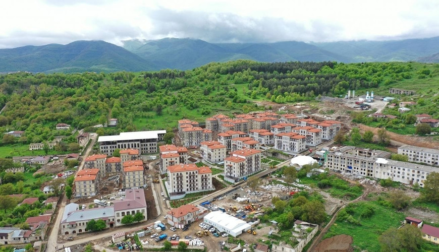 Şuşada iki yaşayış kompleksinin inşasına BAŞLANILDI&nbsp;