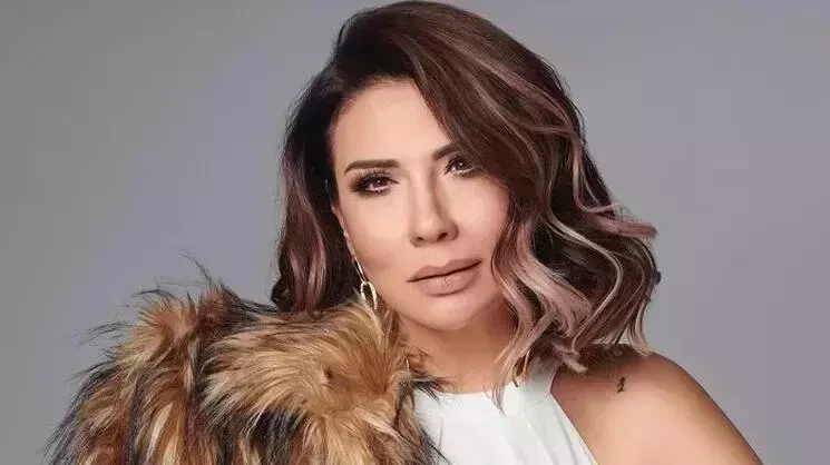 Məşhur türk müğənni xəstəxanalıq oldu - FOTO