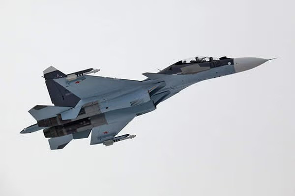 Rusiyada Su-30 qırıcısı qəzaya uğradı - Ölənlər var