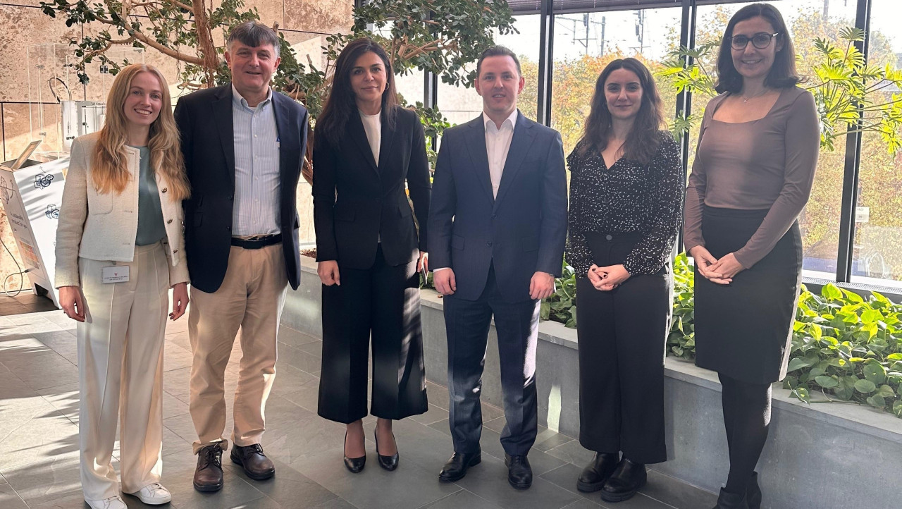 “Veysəloğlu” və Hollandiya Sahibkarlığın İnkişafı Bankı (FMO) tərəfdaşlığı genişləndirir&nbsp;