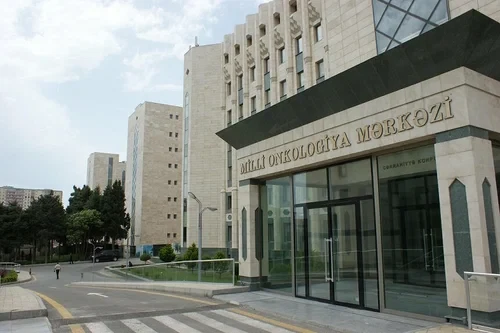 Əməkdar artist reanimasiyaya yerləşdirildi:   Əməliyyat risklidir - FOTO