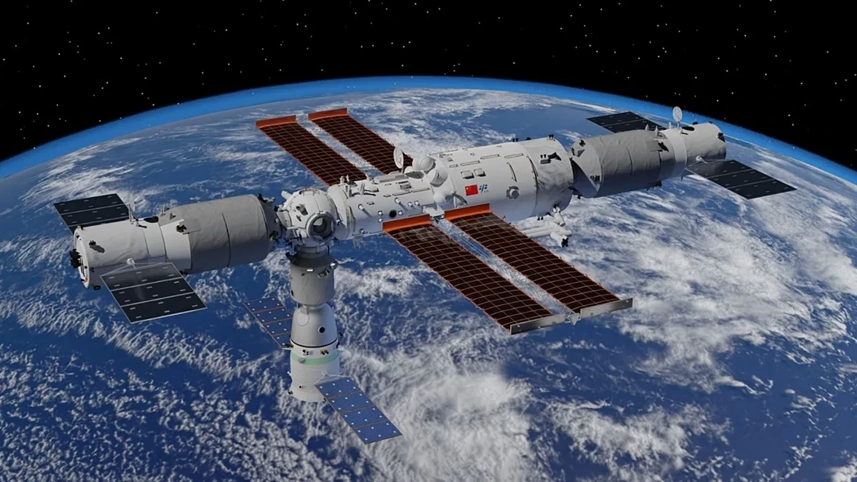 Kosmosda ilişib qalan Çin astronavtları geri döndü