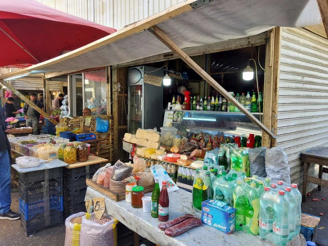 Bazarda satılan dana əti basdırmasında at DNT-si aşkarlandı - Fotolar