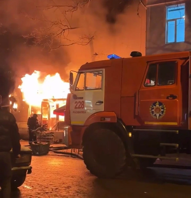 Moskvada azərbaycanlı kafedə yanaraq öldü - VİDEO