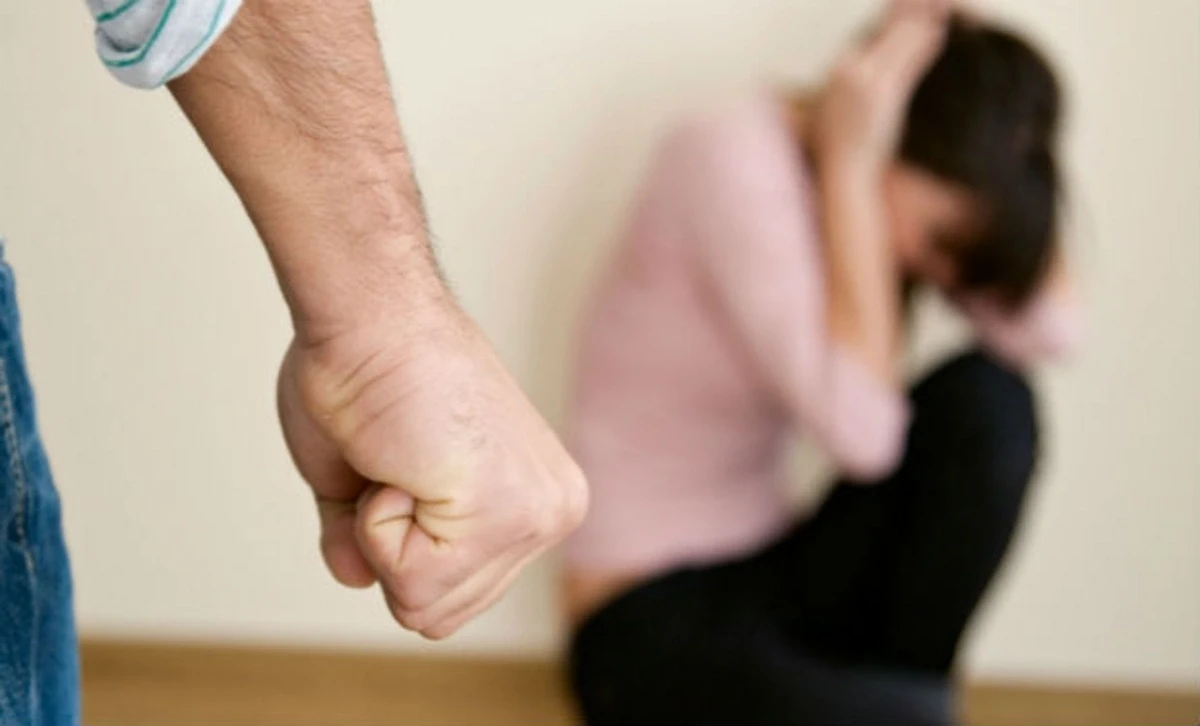 Sinif yoldaşına zəng edən arvadını döydü - Lənkəranda ŞOK