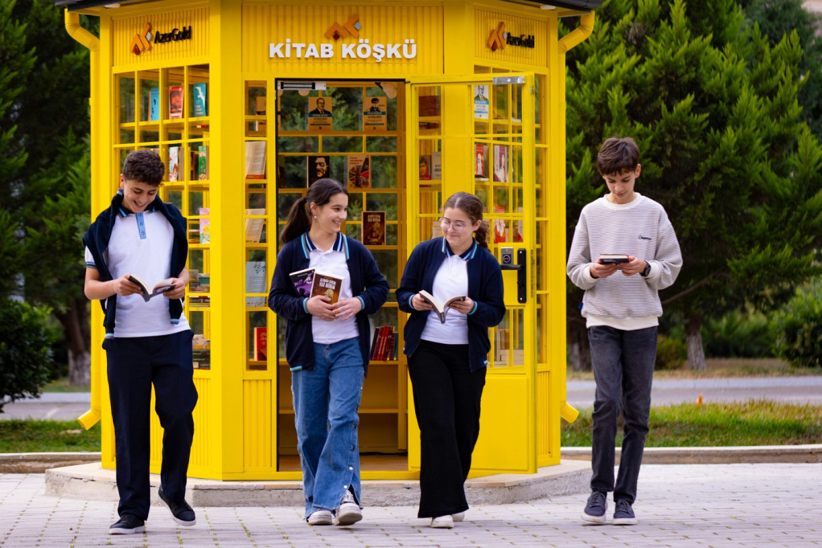“AzerGold” Göygöldə interaktiv kitab köşkü açdı - Fotolar