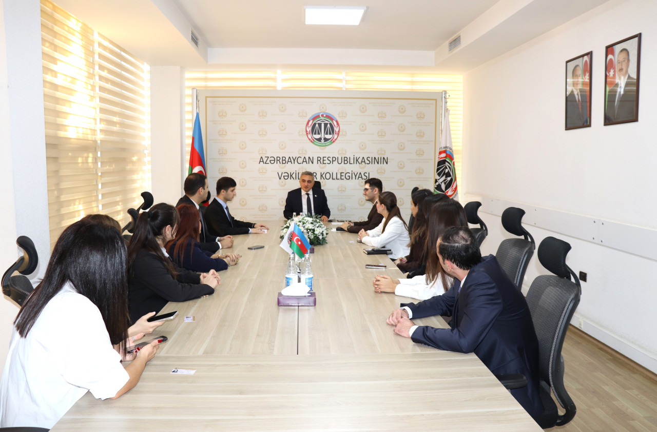 Anar Bağırov vəkil köməkçiləri ilə görüşdü - Fotolar