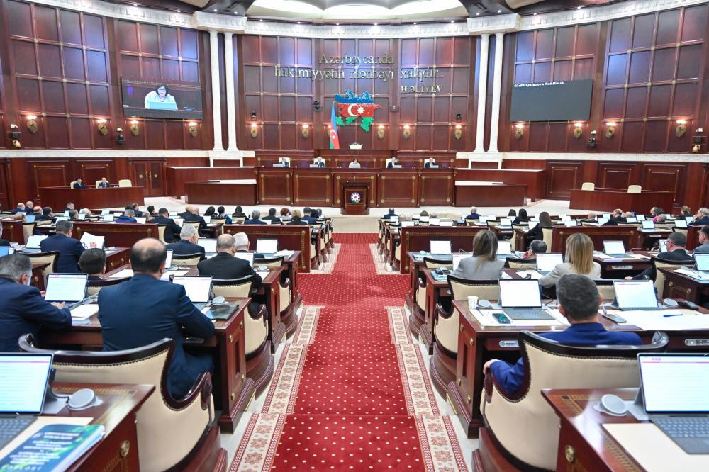 Milli Məclis toplaşır - Gündəlikdə 14 məsələ var