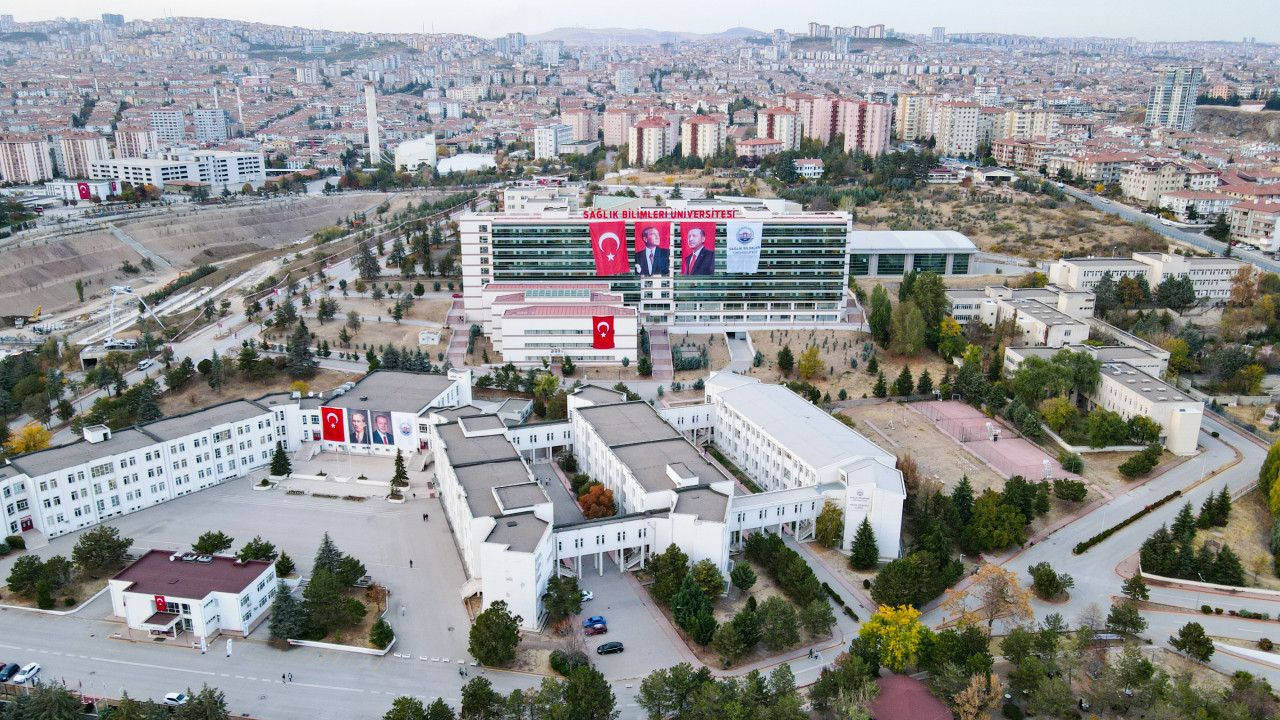Universitet işçisi qadını girov götürdü - VİDEO