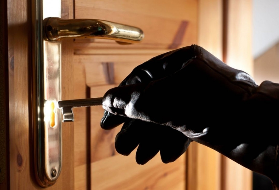 Bakıda evlərdən oğurluq edən \"dilənçilər\"ə hökm oxundu