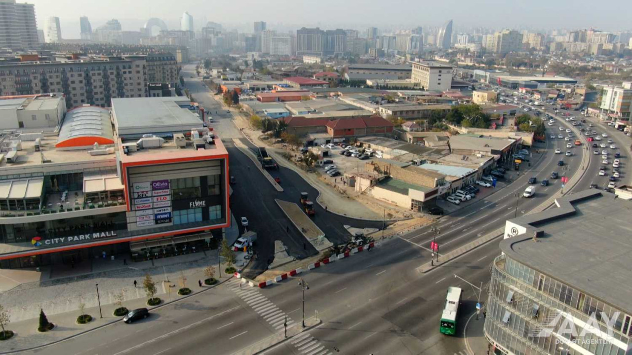 Bakının bu küçəsində yenidənqurma işləri davam etdirilir - VİDEO/FOTO
