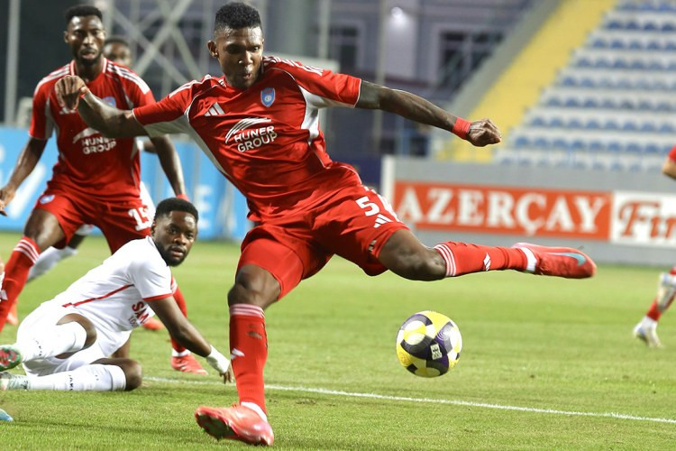 \"Neftçi\" \"Turan Tovuz\"la bərabərə qaldı