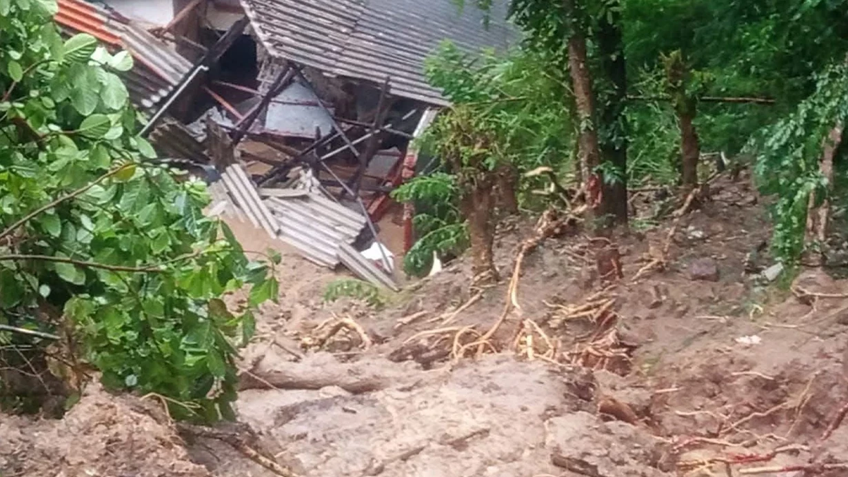 Güclü yağış 56 can aldı