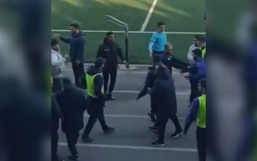 Ayxan Abbasovla Saşa İliç arasında QALMAQAL - Meydandan QOVULDULAR