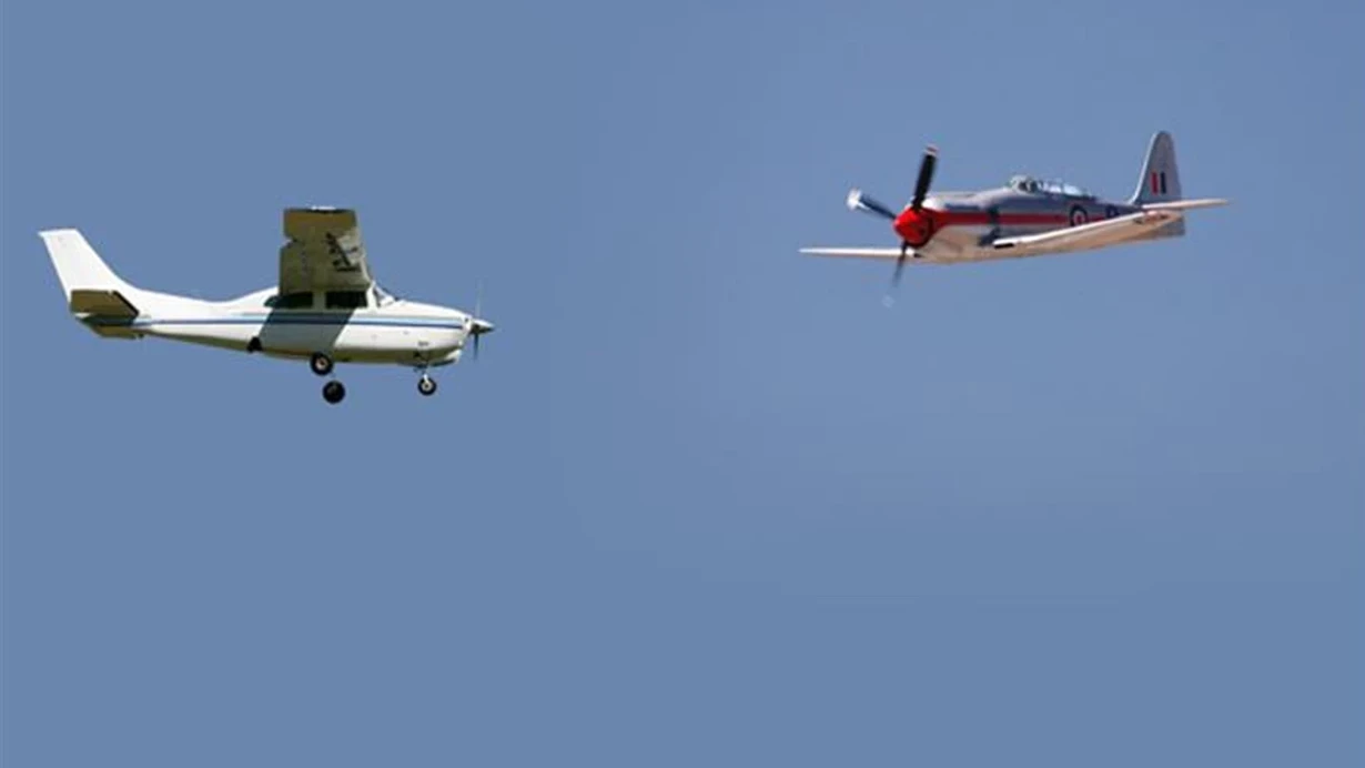 Göydə iki təyyarə toqquşdu - Pilot həlak oldu