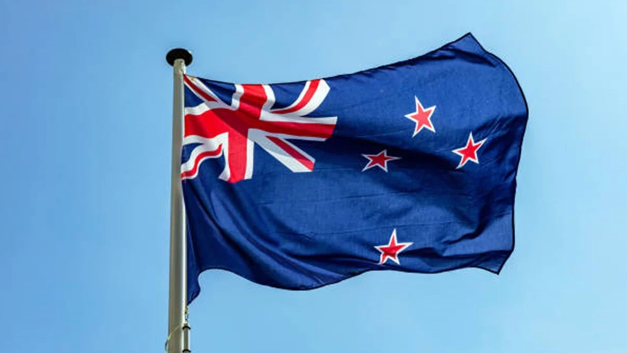 Qızıl mağazasında 33 dollarlıq qızıl boyunbağını uddu