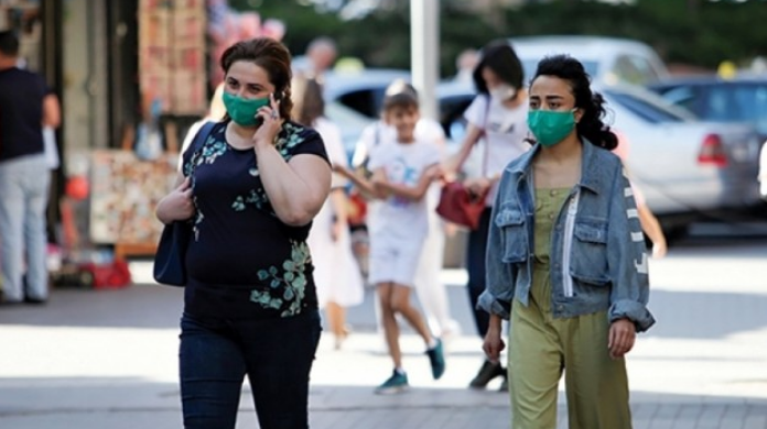 Maskalı günlər, distant təhsil geri qayıdır - İspaniyada yeni virus