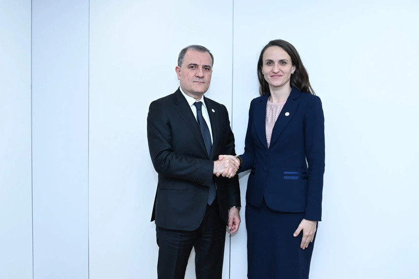 Ceyhun Bayramov rumıniyalı həmkarı ilə görüşdü