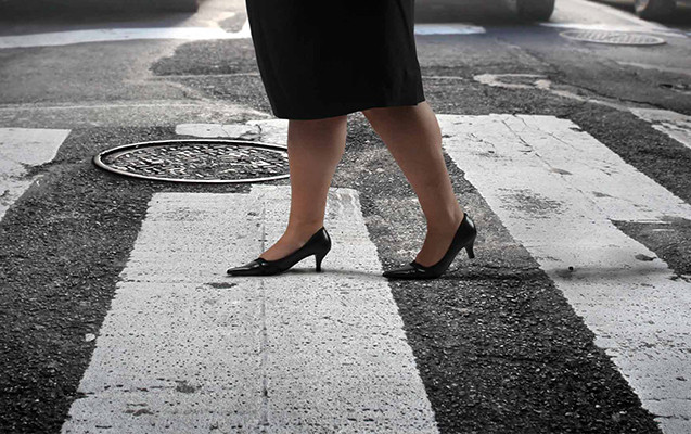 57 yaşlı qadını avtomobil vurub öldürdü