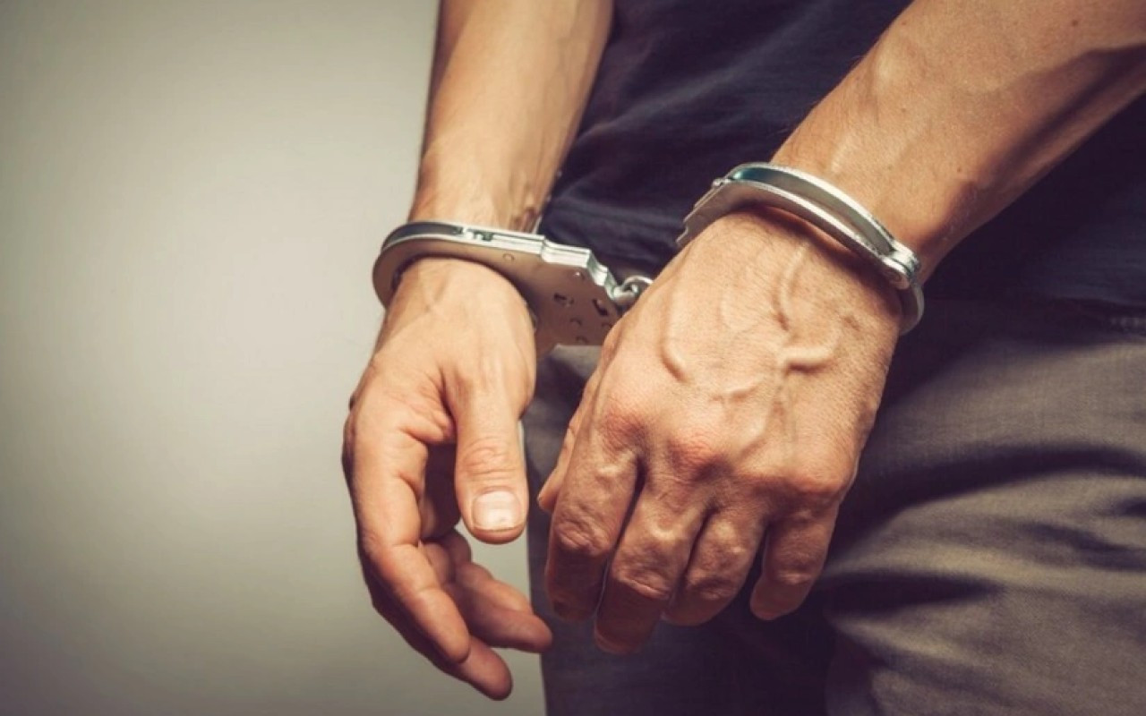 Abşeronda mağazadan oğurluq etməkdə şübhəli bilinən şəxslər saxlanıldı