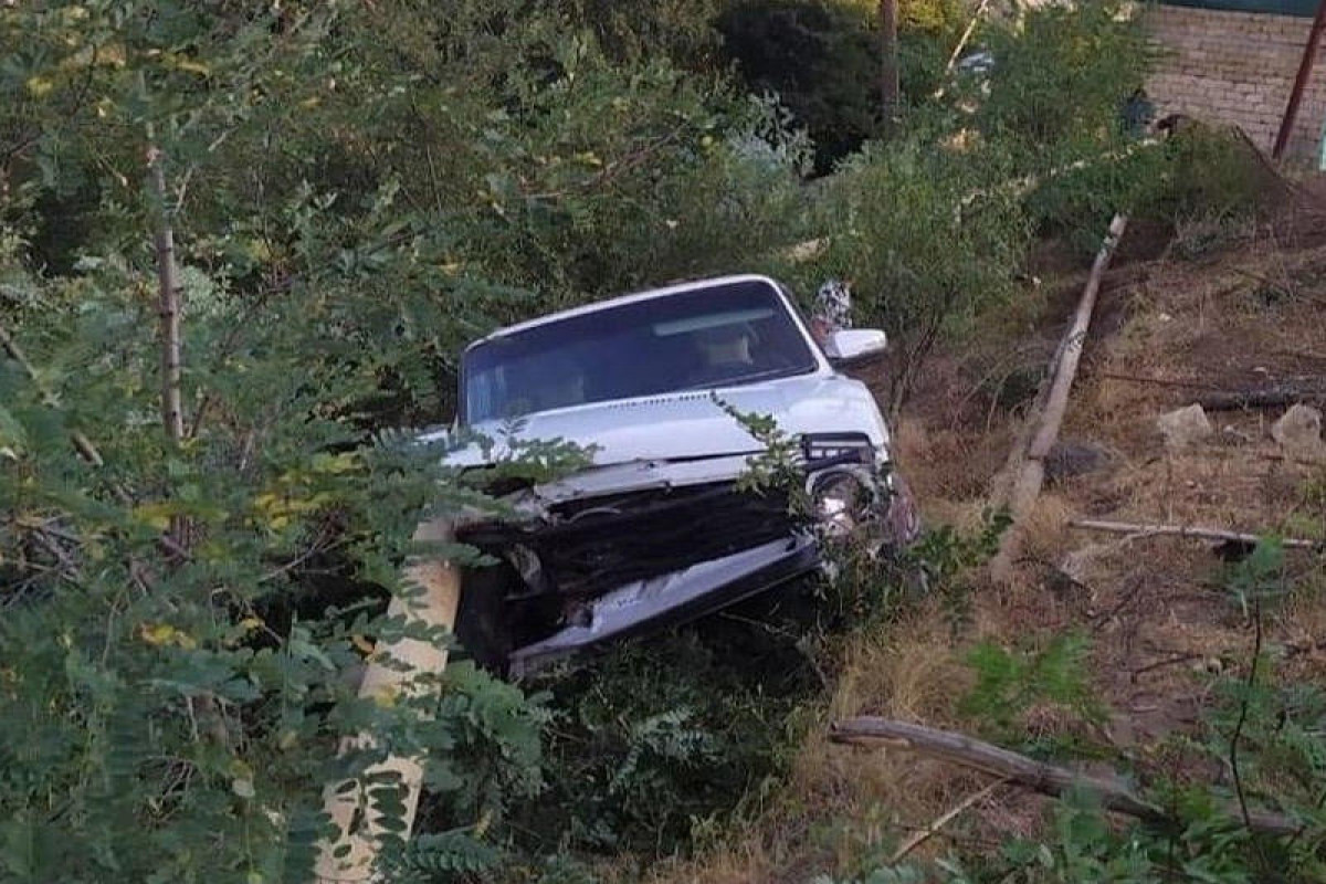 Göygöldə maşın aşdı - Ölən var