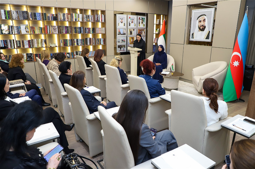&nbsp;ADU-da BƏƏ qadınlarının cəmiyyətdəki rolu haqqında seminar keçirildi - Fotolar