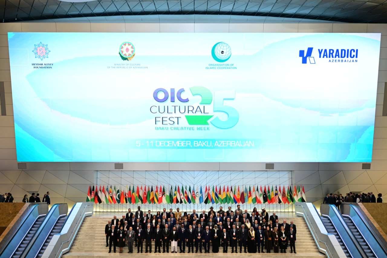 “İƏT Mədəniyyət Festivalı: Bakı Yaradıcı Həftə – 2025”in rəsmi açılış mərasimindən FOTOLAR