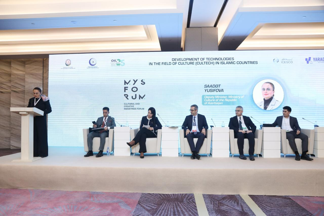 Bakı Konqres Mərkəzində festivalın panel müzakirəsindən - FOTOLAR